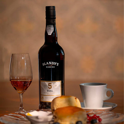 Vinho Madeira 5 Years Old Bual Blandy’s 750ml